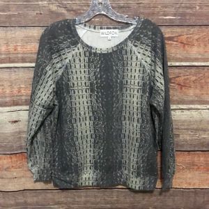 WILDFOX Small Pullover Sweatshirt Long Sleeve